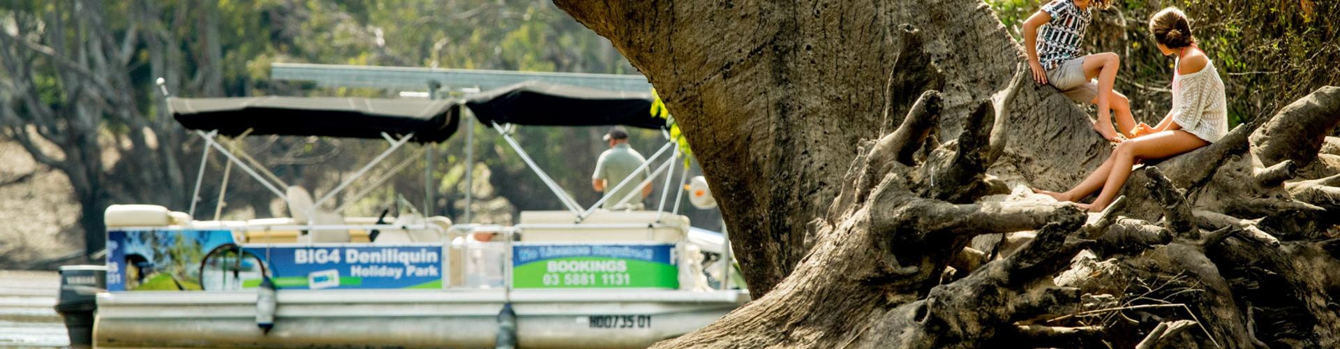 Hire a private pontoon boat in Deniliquin >>BIG4 Deniliquin Holiday Park